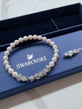 Swarovski Louison Pearl Bracelet- Authentic 5422684